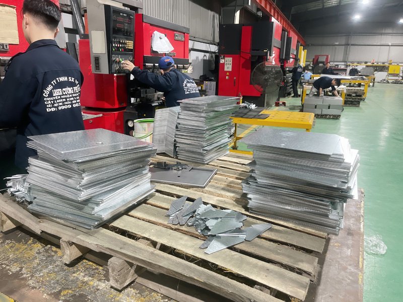 Cắt laser kim loại tấm — Nhanh & Chính xác (2025) | Báo giá chi tiết, mẫu báo giá & hướng dẫn đặt hàng Cắt laser kim loại tấm — Nhanh & Chính xác (2025) | Báo giá chi tiết, mẫu báo giá & hướng dẫn đặt hàng